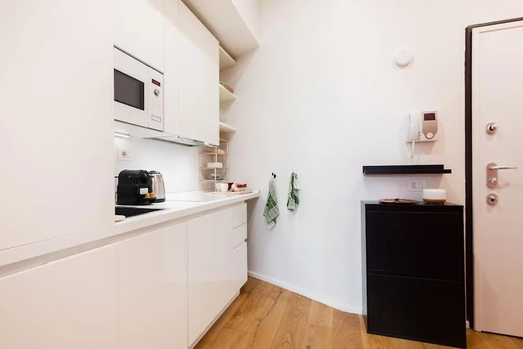 Apartment Navigli Suite 5 Stelle Free Wifi Ac Netflix Milan Italy