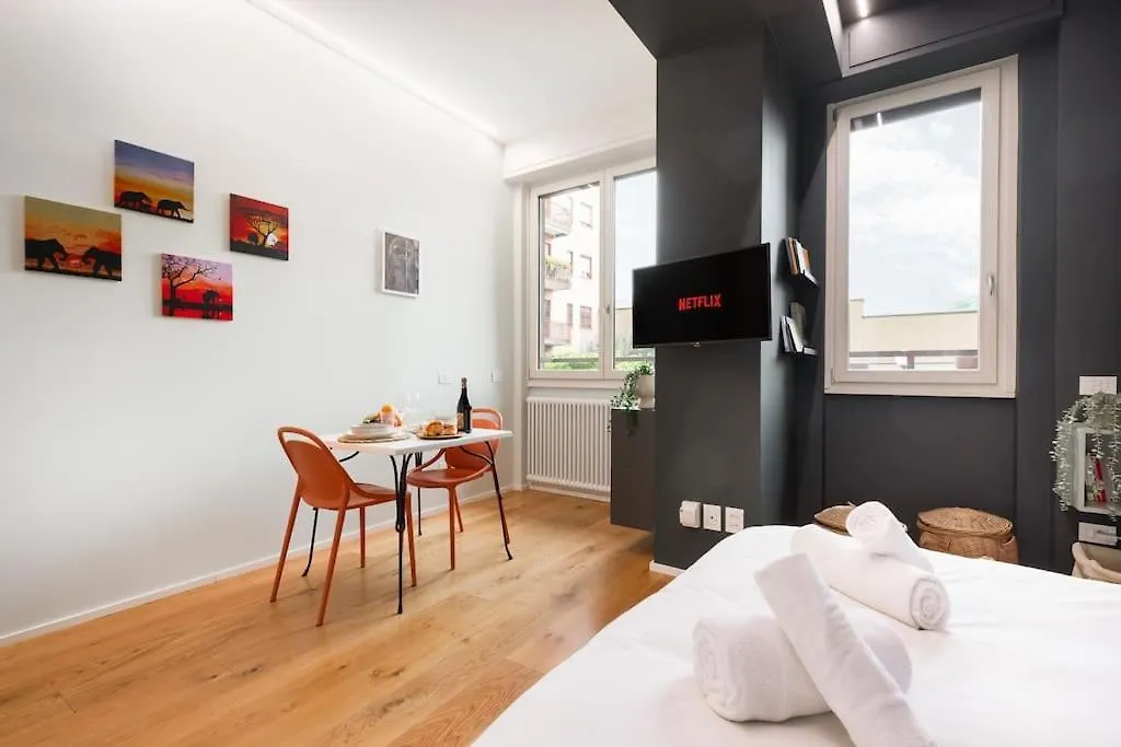 Apartment Navigli Suite 5 Stelle Free Wifi Ac Netflix Milan Italy