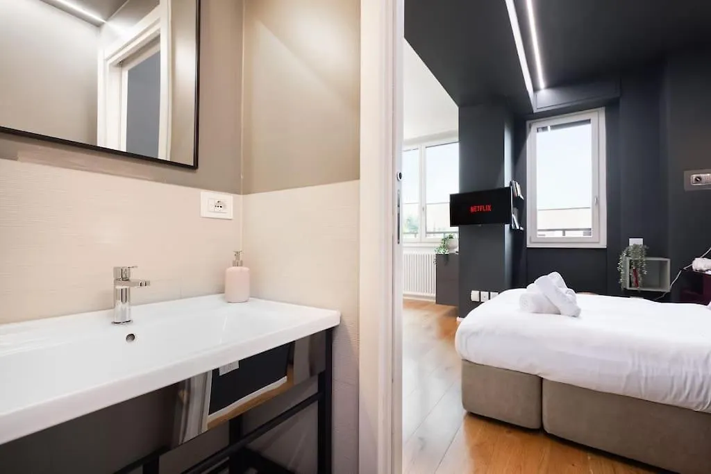 Navigli Suite 5 Stelle Free Wifi Ac Netflix Milan